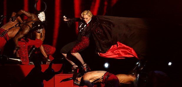 Madonna Fell While Performing At The 2015 Brit Awards